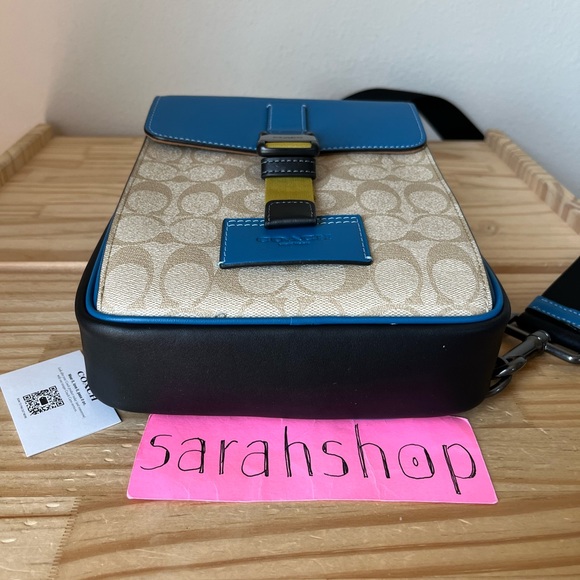 ✅Coach Track Pack - Picture 5 of 14